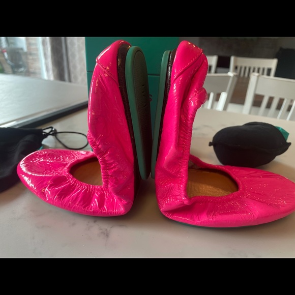 Excellent Pop Pink Tieks w/ box, flower and bag - Picture 1 of 10